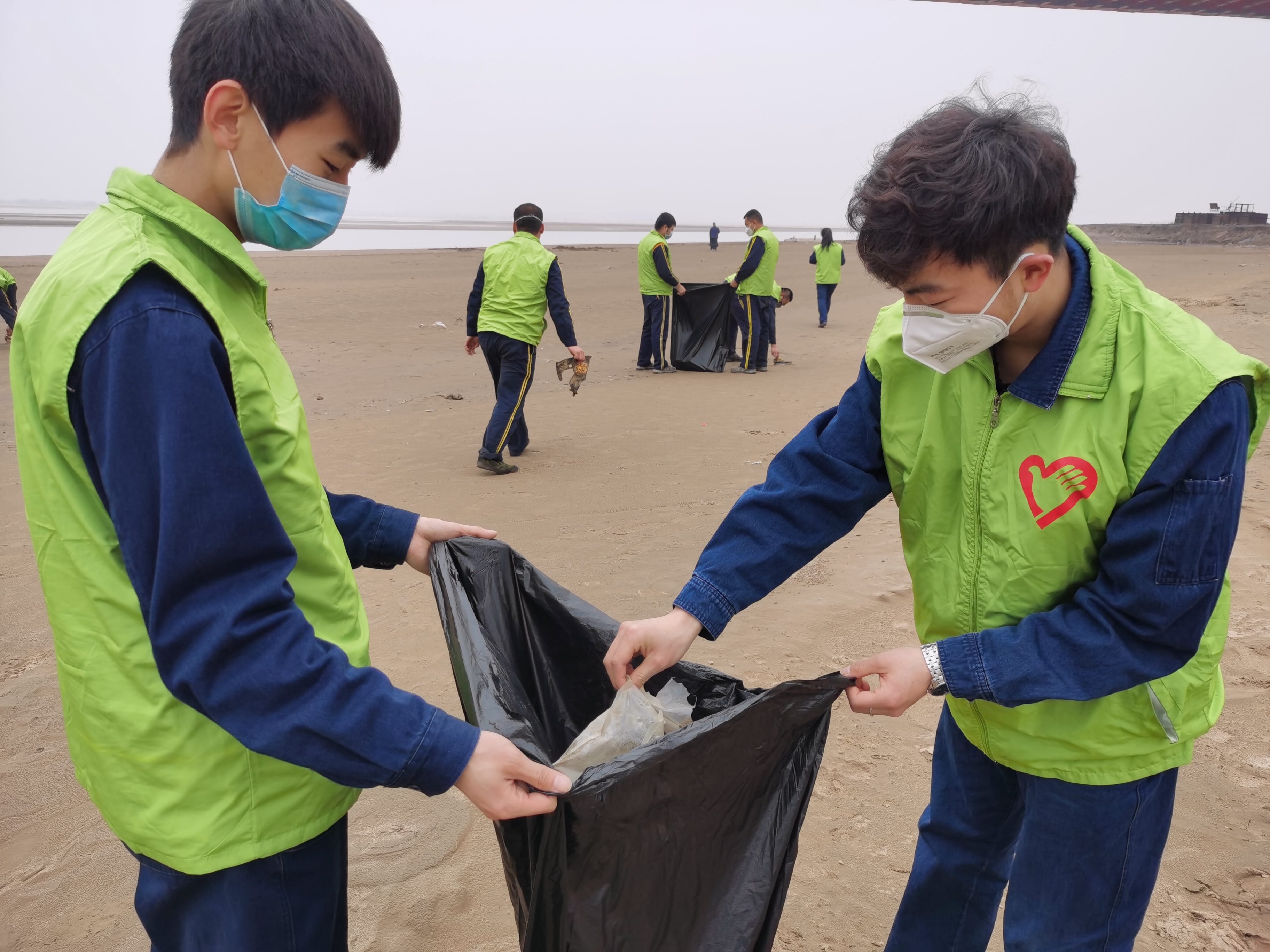 青春接力心向党 我与企业共成长 ——记龙钢公司储运中心志愿者服务队