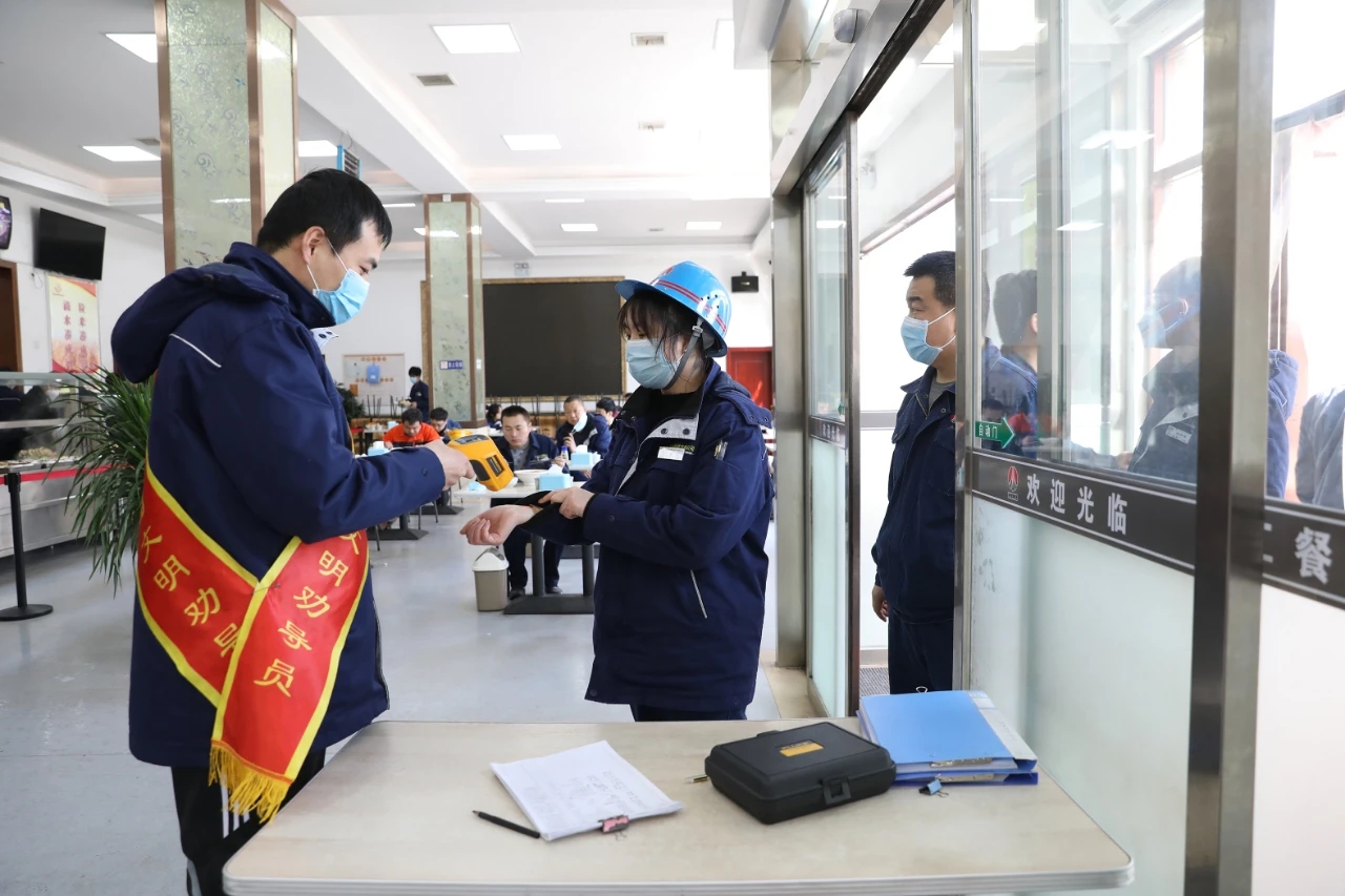 龙钢综合服务公司：制止餐饮浪费 我们这样做