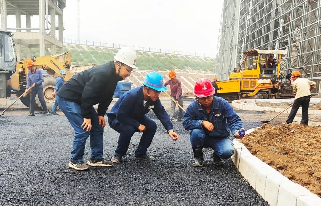 在项目建设中彰显青年风采