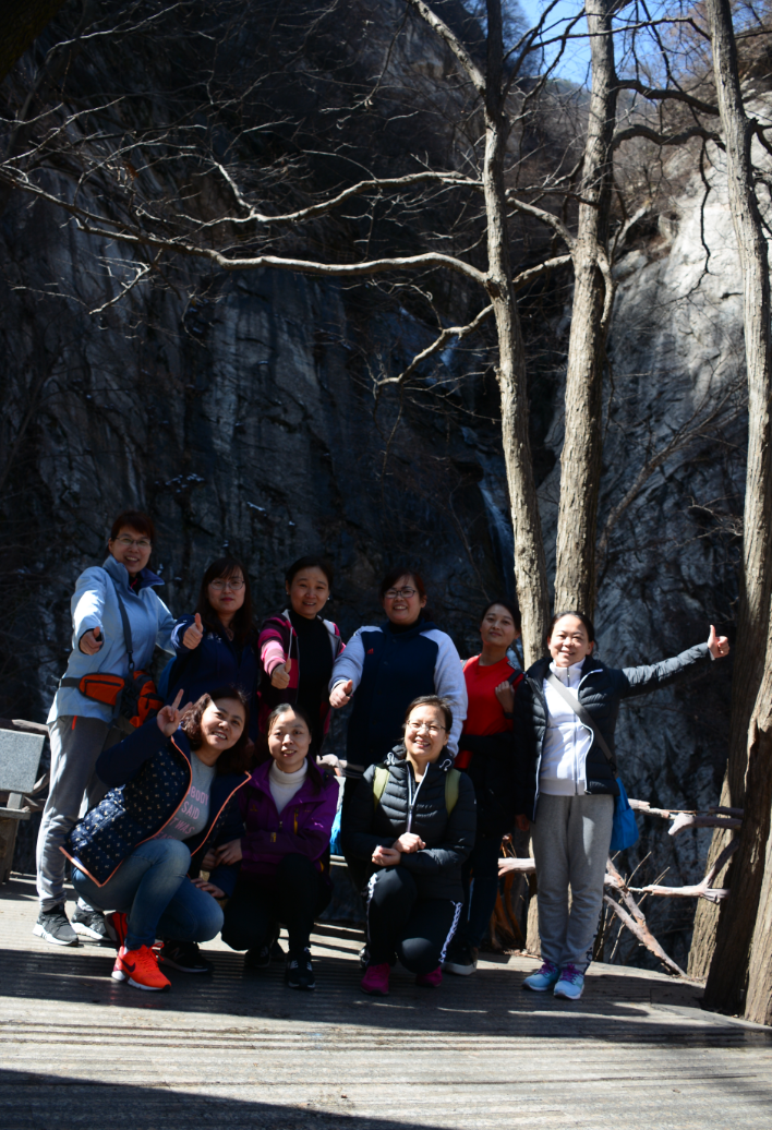 韩城公司女职工登山踏青“庆三八”