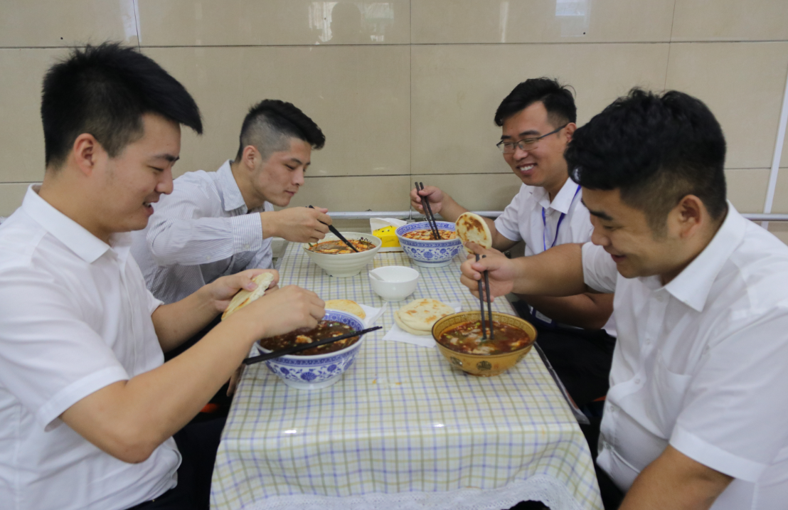 韩城公司中秋餐爱味“食”足